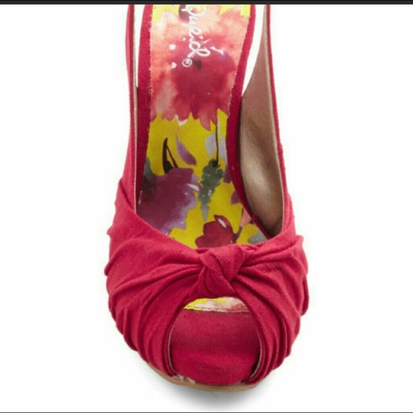 Peep Toe Red Wedges - Picture 4 of 4